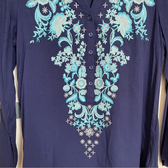 Solitaire Floral Embroidered V-neck Tunic - Picture 5 of 7